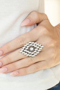 Paparazzi - Incandescently Irresistible - White Ring