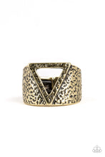 Load image into Gallery viewer, Triathlon - Brass Triangle Hammered Men&#39;s Ring
