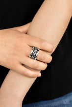 Load image into Gallery viewer, Dauntless Shine Hematite Stone Black Ring
