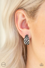 Load image into Gallery viewer, Paparazzi Sparkling Shells Black Clip On Earrings
