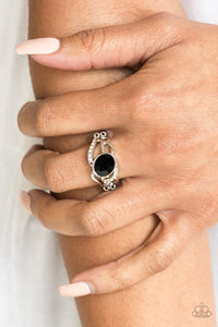 Paparazzi Couldn't Care Flawless Black Ring