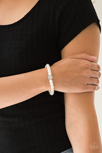 Paparazzi - Follow My Lead - Women's White Pearl Bracelet