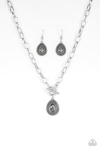 Sheen Queen Short Silver Necklace