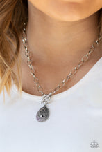 Load image into Gallery viewer, Sheen Queen Short Silver Necklace
