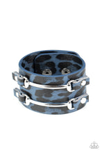 Load image into Gallery viewer, Paparazzi Safari Scene - Blue Snap Bracelet with Cheetah Animal Print
