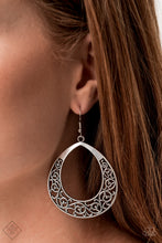 Load image into Gallery viewer, Vineyard Venture Silver Earrings
