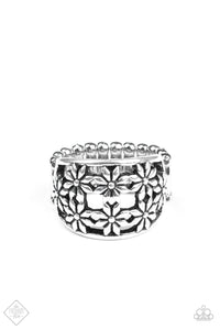 Paparazzi Crazy About Daises Silver Ring