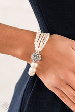 Load image into Gallery viewer, Fashion Fix Fiercely 5th Avenue June 2020 White Complete Trend Blend
