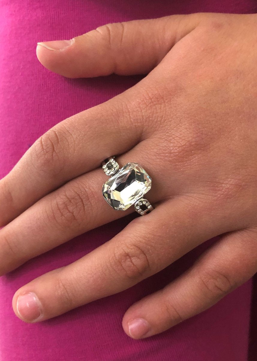 Paparazzi Feast Your Eyes White Ring