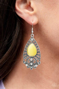 Fashion Fix Glimpses of Malibu April 2019 Yellow Complete Trend Blend