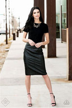 Load image into Gallery viewer, Fashion Fix Magnificent Musings May 2020 Complete Trend Blend
