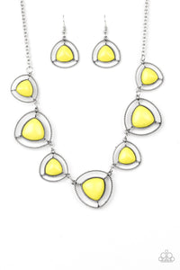 Paparazzi - Make a Point Pyramid Shape Necklace - Choose from Black, Green or Yellow