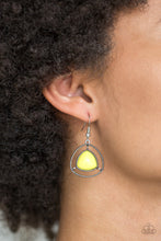 Load image into Gallery viewer, Paparazzi - Make a Point Pyramid Shape Necklace - Choose from Black, Green or Yellow
