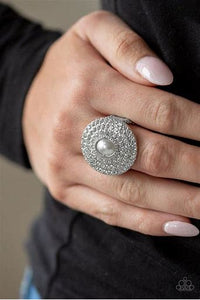 Paparazzi Royal Rankings Pearl and Rhinestone Ring