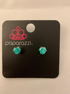 Paparazzi - Starlet Shimmer - Heart Shaped Rhinestone Post Earrings - SS11