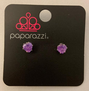 Paparazzi - Starlet Shimmer - Heart Shaped Rhinestone Post Earrings - SS11