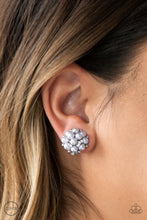 Load image into Gallery viewer, Par Pearl Clip-On Earrings Silver
