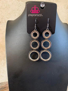 Paparazzi - Shimmering in Circles Black Earrings - Fashion Fix Exclusives April 2022